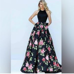 Sherri Hill long prom dress